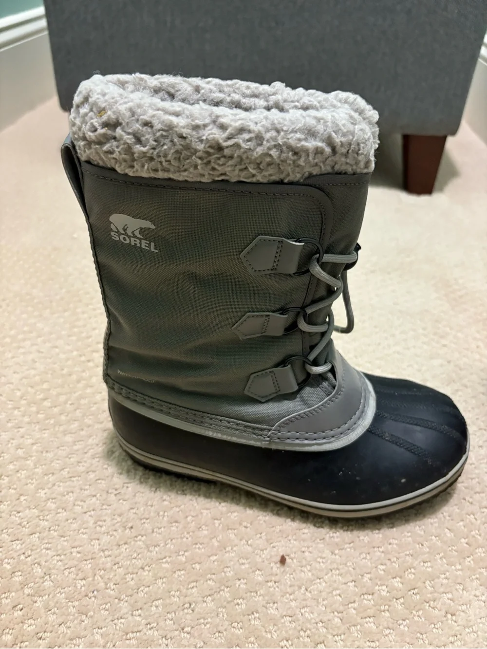 Kids snow shoes